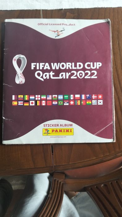 Álbum Qatar 2022 completo praticamente novo