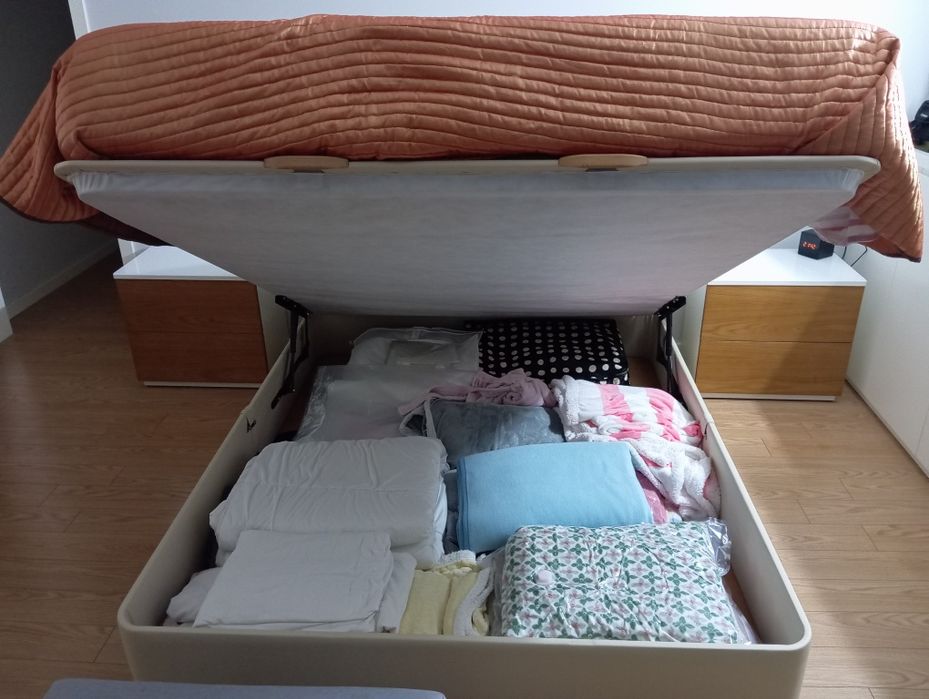 Cama sommier com base elevatória, cabeceira, colchão MOLAFLEX 160X200