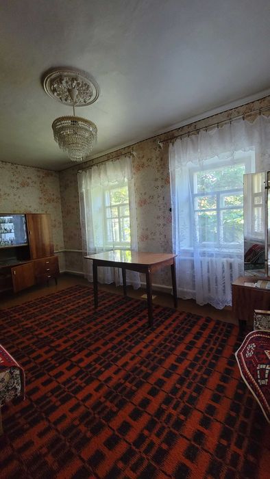 Продам будинок , район вулиці Центральна.