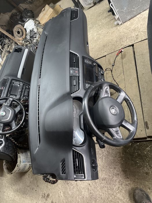 Торпеда панель безпека Шкода октавія А5 А7 Skoda Octavia A5 A7