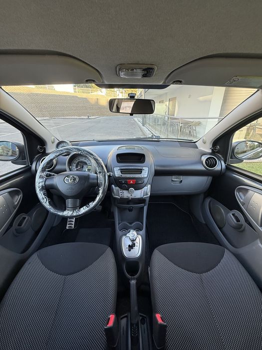 Toyota Aygo Automático • Apenas 59 mil km c/ histórico • Full Extras • Embreagem Nova • AC • Nacional