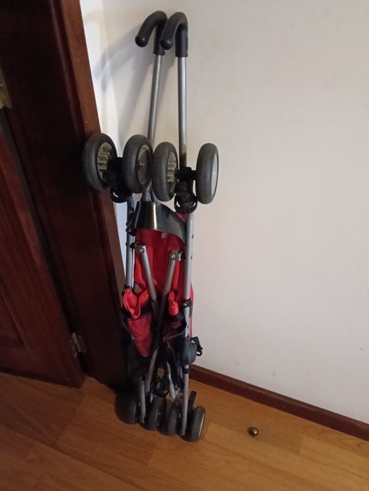 Carrinho de passeio de criança