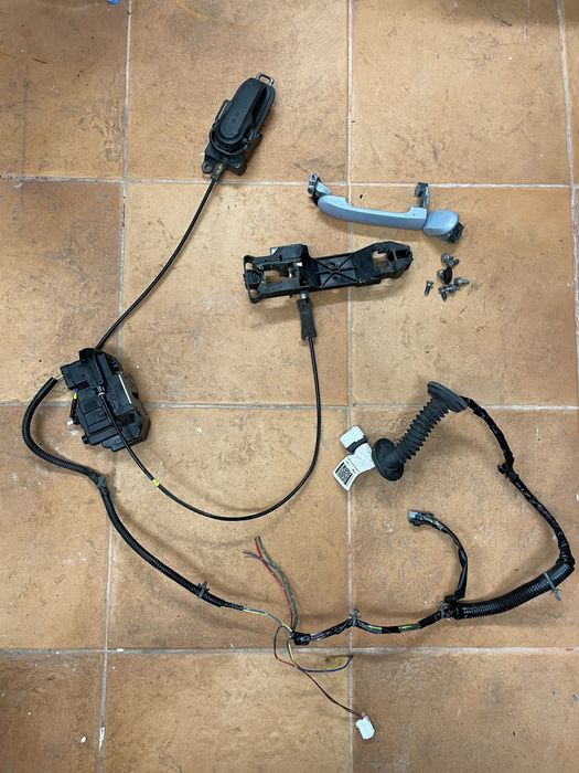 Micra k12 porta direita trincos pegas fechaduras