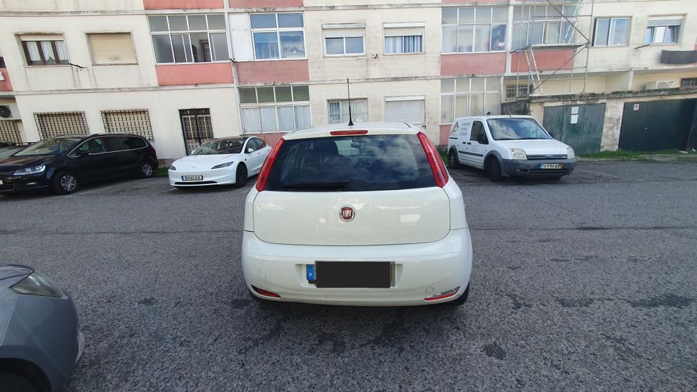 Fiat Punto 2018 Gasolina – Económico e Fiável