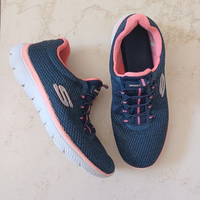 Buty firmy Skechers memory foam jak  nowe 39/26 cm/salon  379 zł