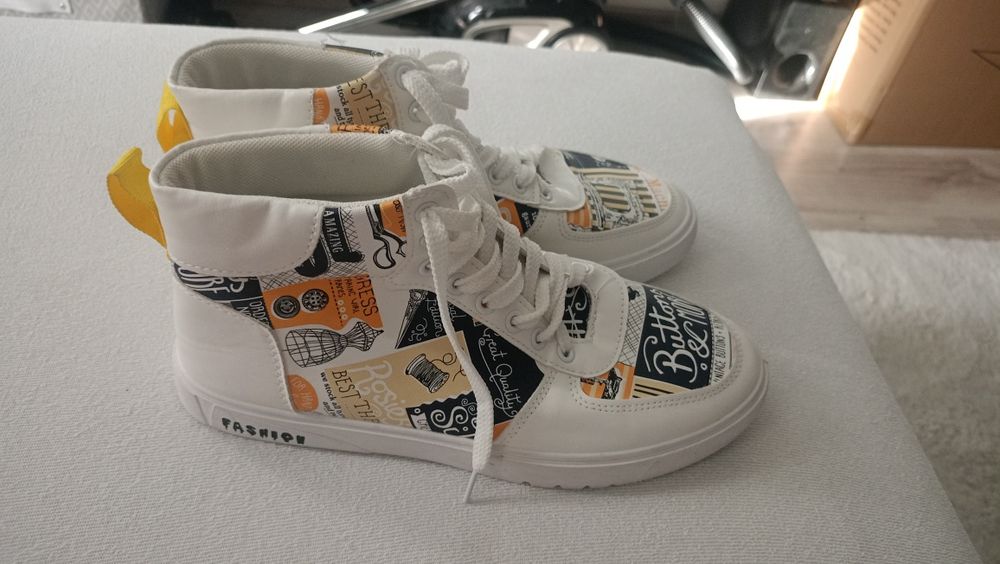 Buty młodzieżowe