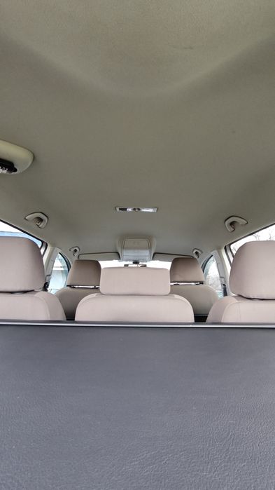 Фольксваген тоуран.