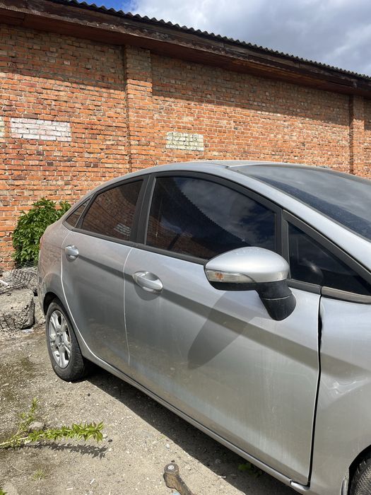 Ford Fiesta після дтп !