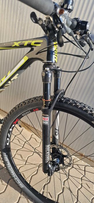 Bicicleta toda em carbono
