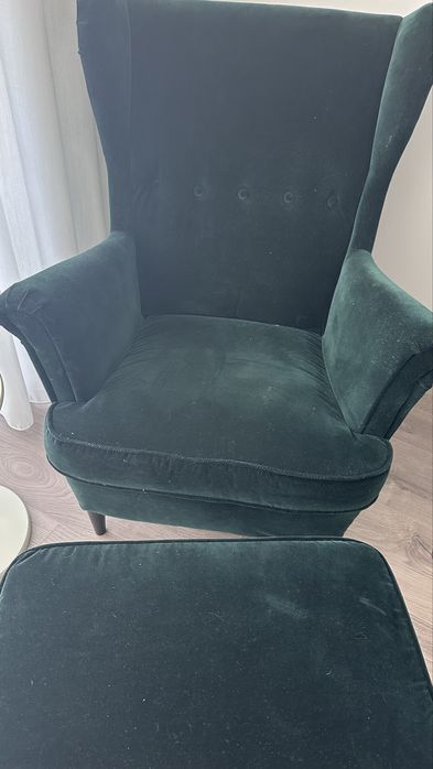Cadeirão IKEA STRANDMON + repousa-pés