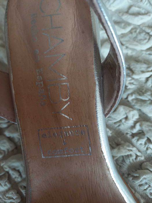 Красивые нарядные новые кожаные босоножки ИСПАНИЯ.