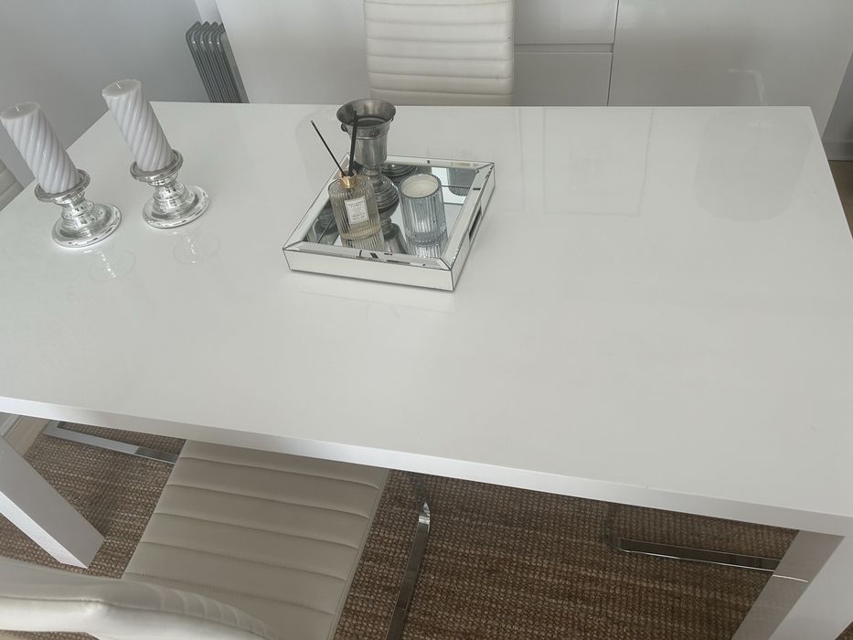 Mesa de jantar moderna