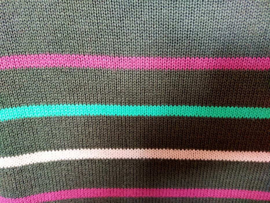 Светр в смужку розмір 140-146-152