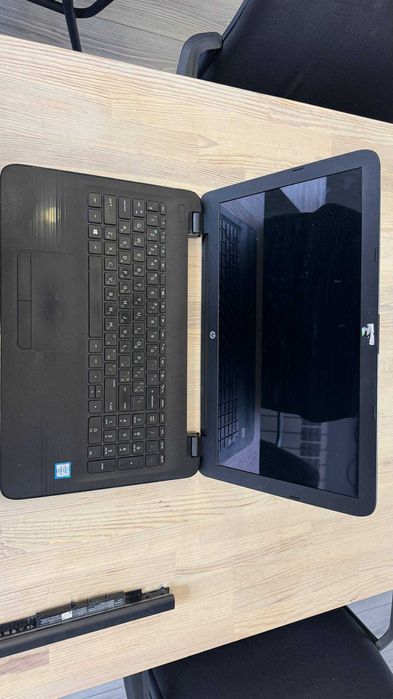 Ноутбук HP 15-ay009dx Intel Core i3-6100U 8/120Gb