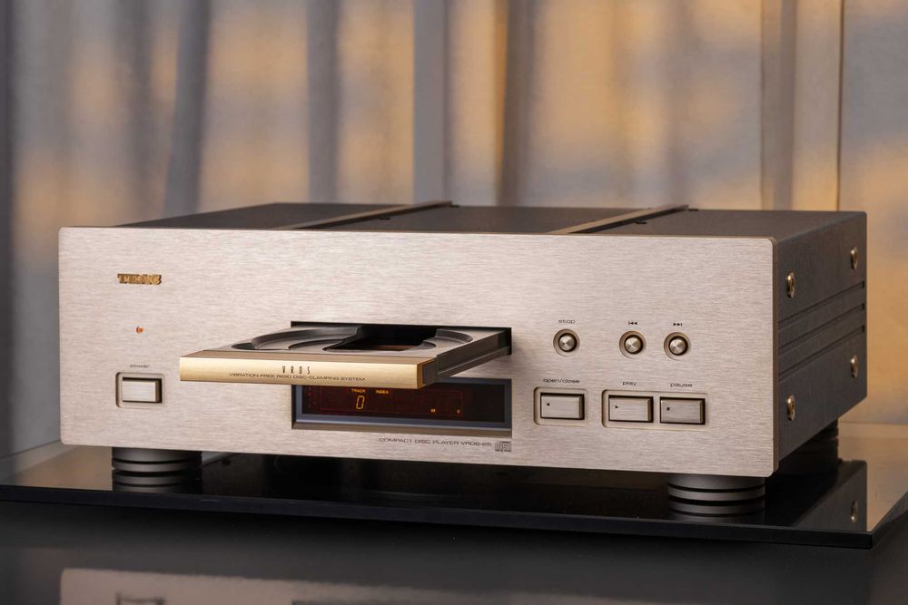 CD проигрыватель TEAC VRDS-25