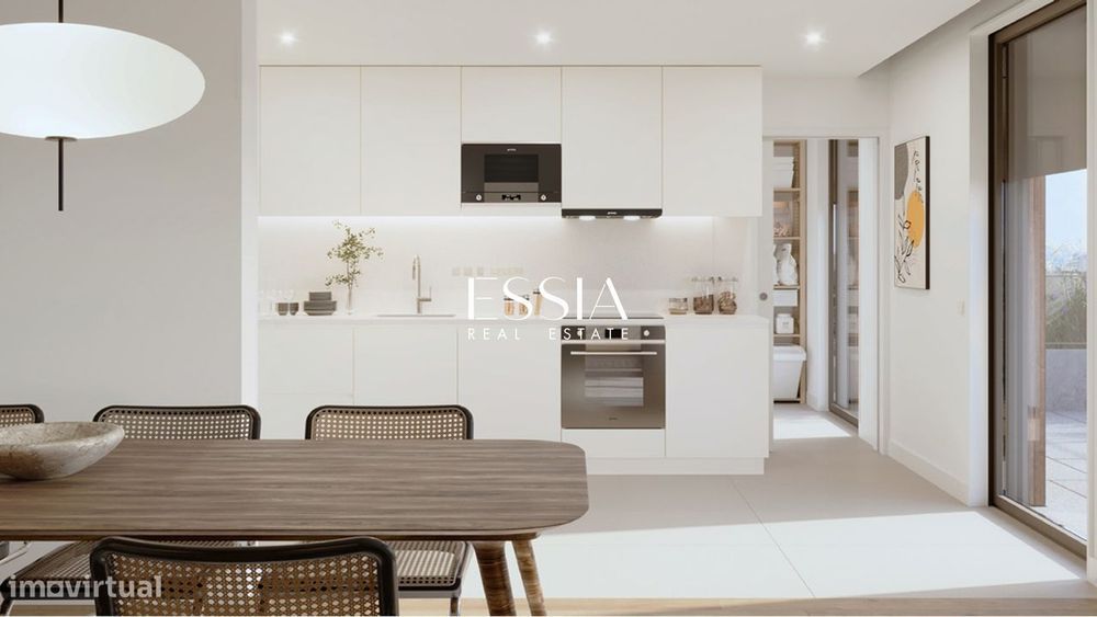 Apartamento T4 com Varanda, Campanhã
