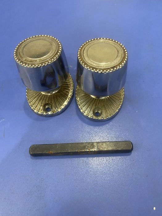 Ручка дверная поворотная