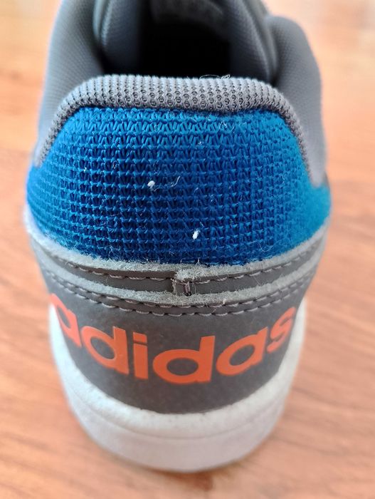 ADIDAS. Śliczne buty dziecięce.