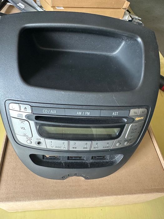 Mascherina Adattatore Vano Autoradio Nera Citroen C1 Peugeot 107 - Tech