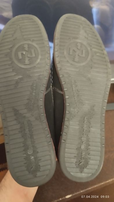 Продам нові . Замш