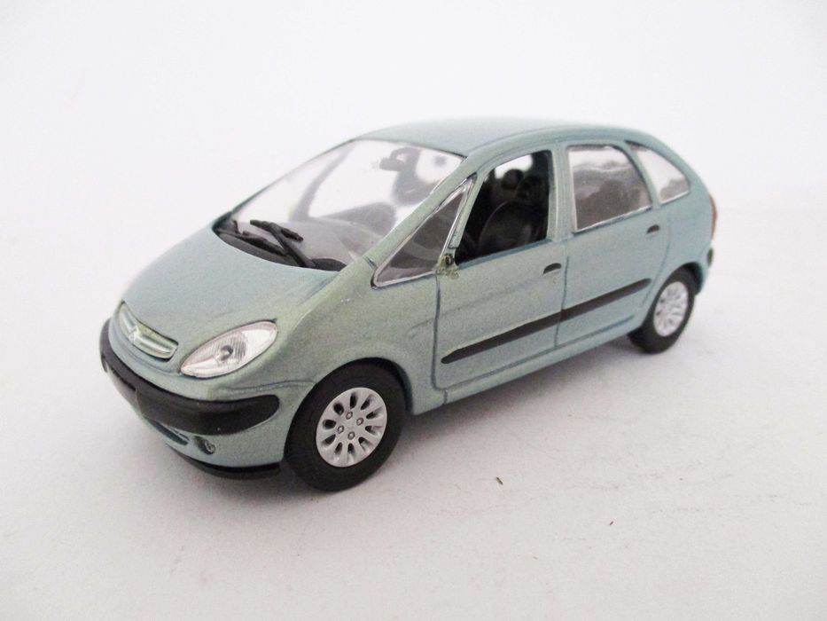 Carros miniaturas de colecção