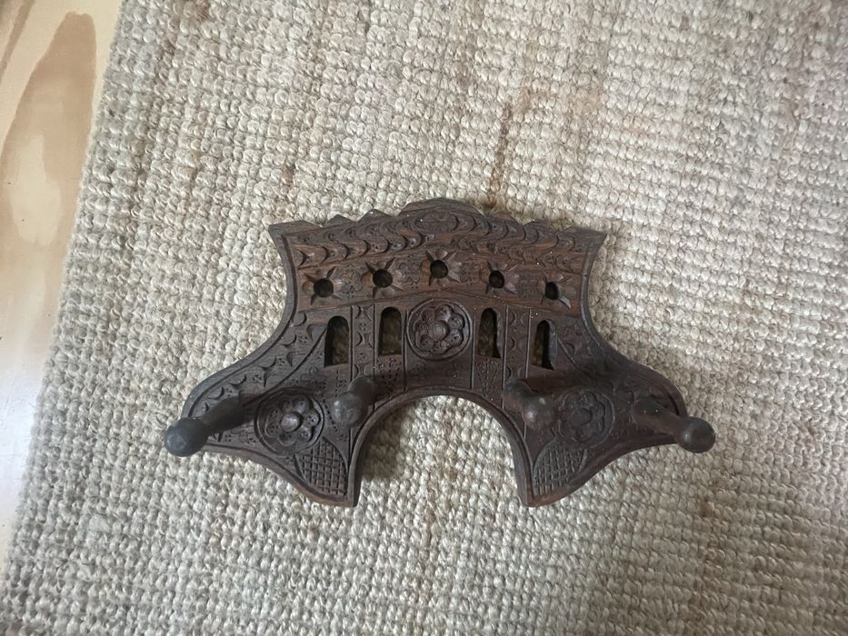 Cabideiro de madeira