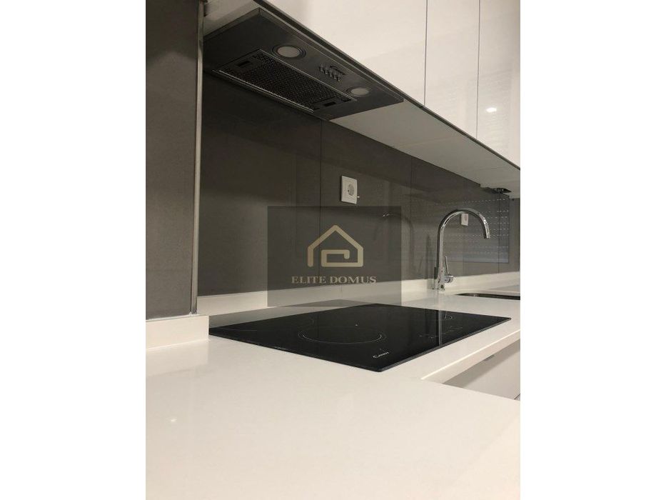 T1 Totalmente Remodelado com elevador e junto ao Metro - Reboleira!