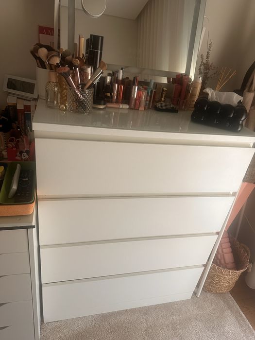Comoda mal 4 gavetas c tampo vidro branco