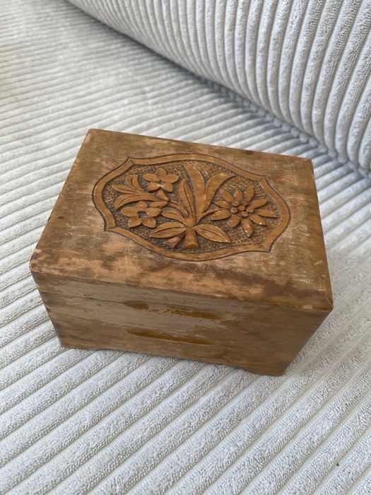 Szkatułka drewniana z pozytywką
