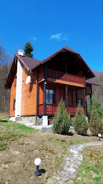 Продаж будинку в центрі с. Шешори біля лісу 16.5 сот землі, неподалік гірська річка, поруч розвинена інфраструктура Без комісії Дуже вдала інвестиція!