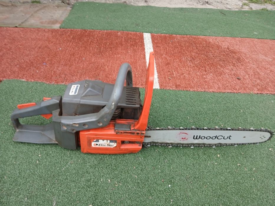 Sprzedam piłę spalinową.