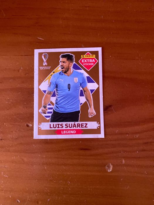 Luis suárez bronze legend