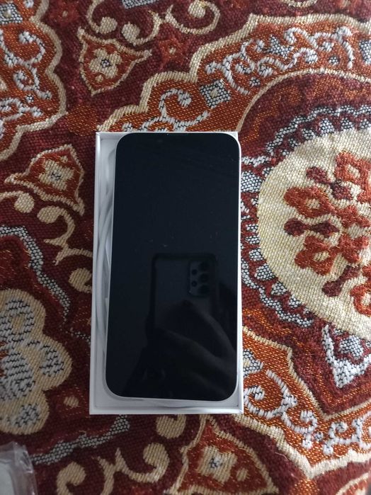 iPhone 17e com capa incluída