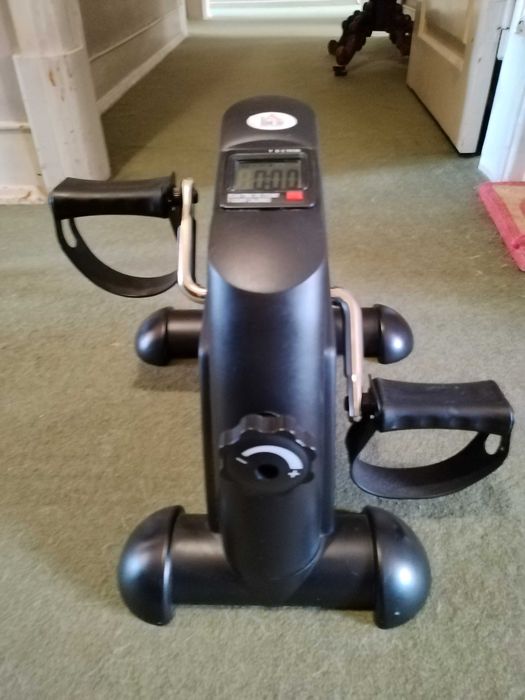 Vendo bicicleta ergométrica compacta HOMCOM473915998350223361