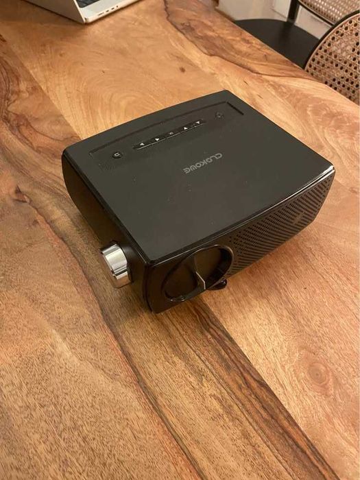Projetor de vídeo 1080p com WiFi e Bluetooth - como novo