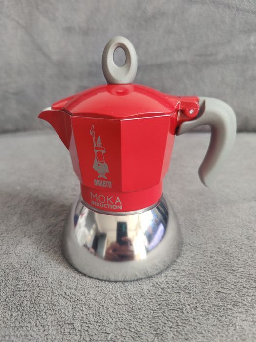Outlet zaparzacz kawiarka Moka Induction Red Bialetti 6tz 280ml 1b
