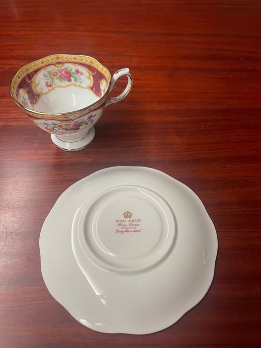 Chavena royal albert