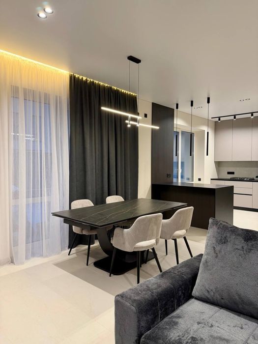 Продаж сучасного котеджу