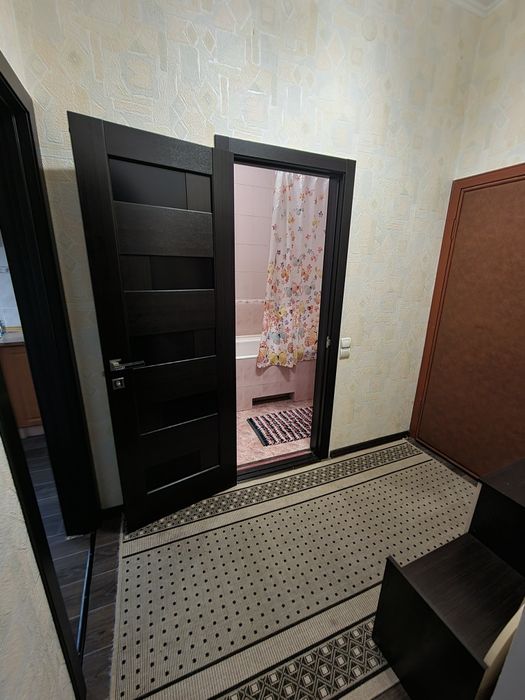 Світло є постійно.індивідуальне  опалення,квартира подобово