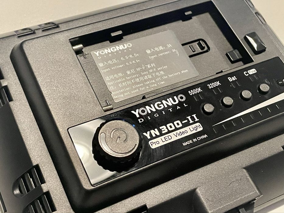 2x LED Yongnuo YN-300II