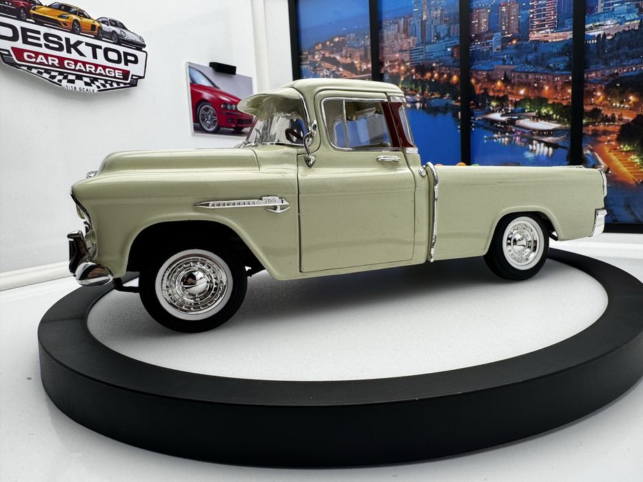 Chevrolet Pickup  3100 мастшаб 1:18