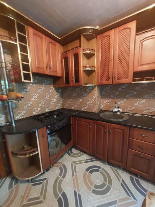 Продам 3-к квартиру, 2/9 поврх, на Балківській/Краснослобідській (3-364-441)