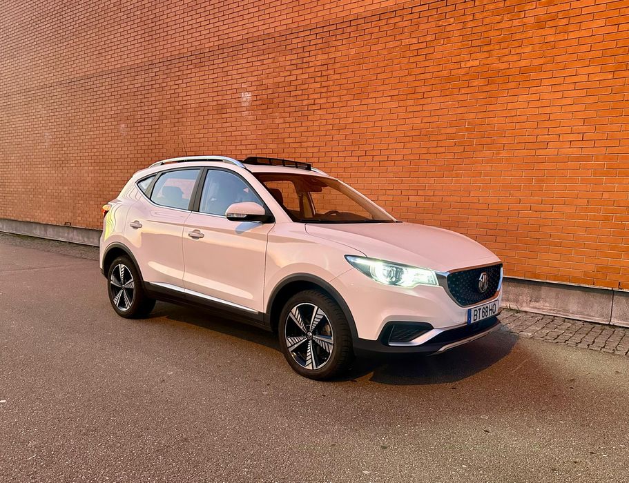 MG ZS EV Luxury 44kw