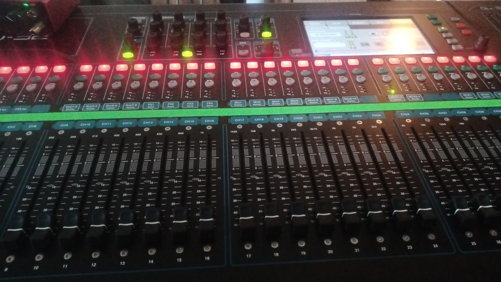 Allen &Heath Qu-32