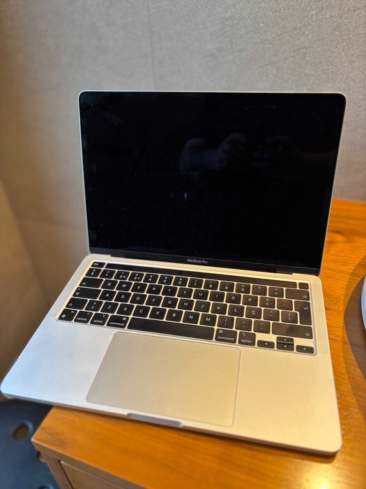 MacBook Pro 13" M1 2020 | 16GB RAM | 256GB SSD | Excelente estado