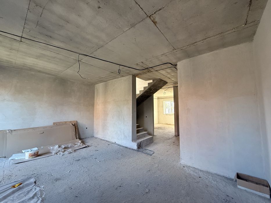 Продаж котеджу в Зимній Воді