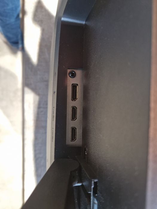 Monitor Dell 32 cale model  SE3223Q super stan