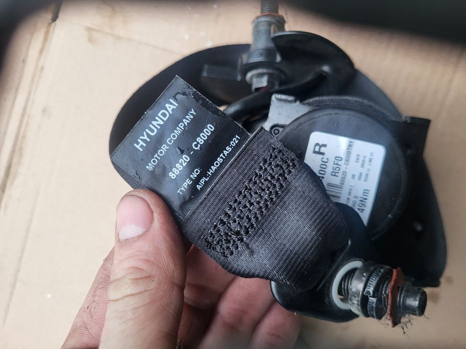 hyundai i20 II napinacze pasów tyl
