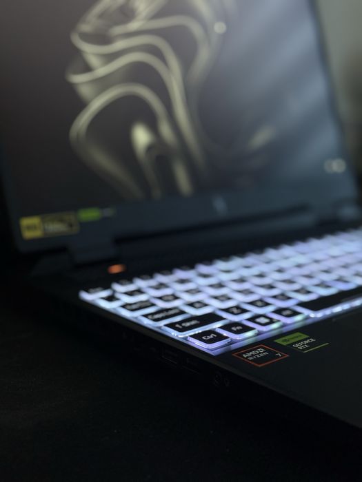 Acer Nitro 16 AN16-42 R7/RTX4060/16GB/1,5TB/165Hz