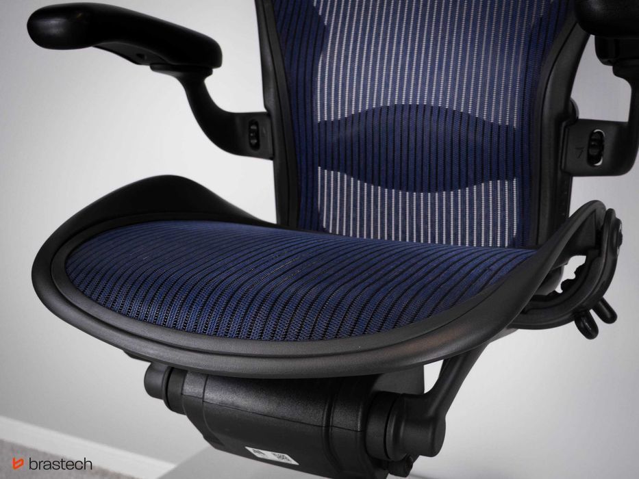 Fotel biurowy Herman Miller Aeron Classic B Niebieska Siatka Zagłówek DARMOWA DOSTAWA